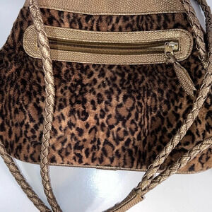 Tiannl, 9x11x3 faux leopard fur gold silver tone accents, magnetic close Vintage